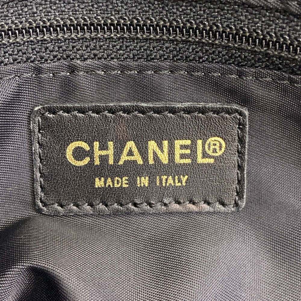 CHANEL Black Tote Bag - Picture 6 of 16